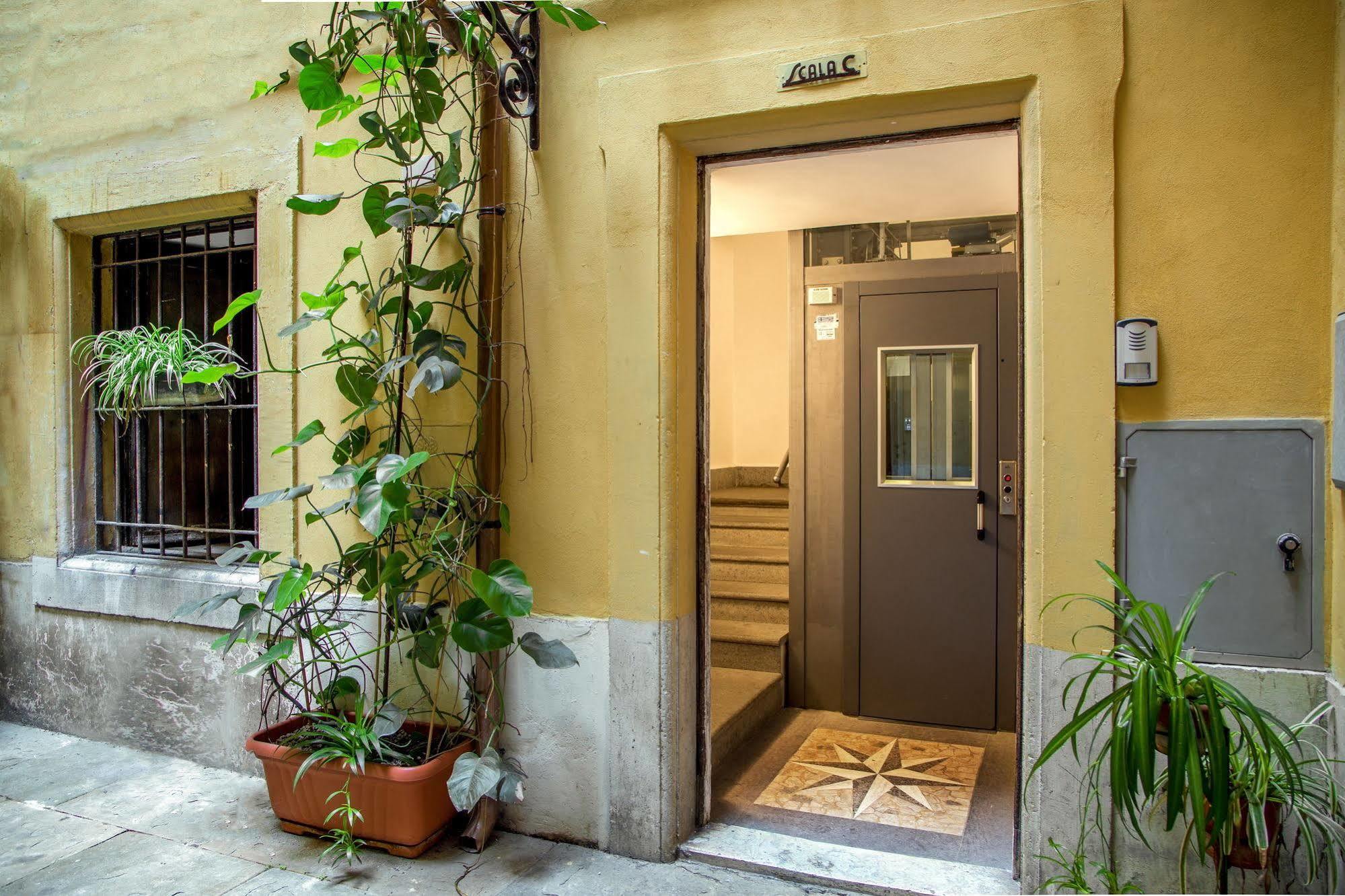 Roman Central House מראה חיצוני תמונה